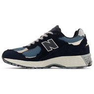 New Balance 2002R