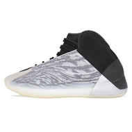 Adidas Originals Yeezy QNTM Lifestyle Model