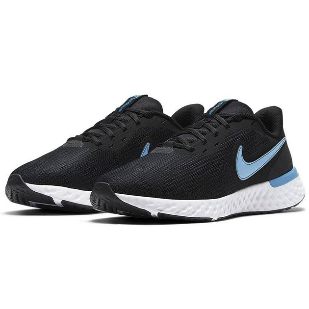 Nike Revolution 5
