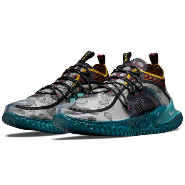 Nike ISPA Black