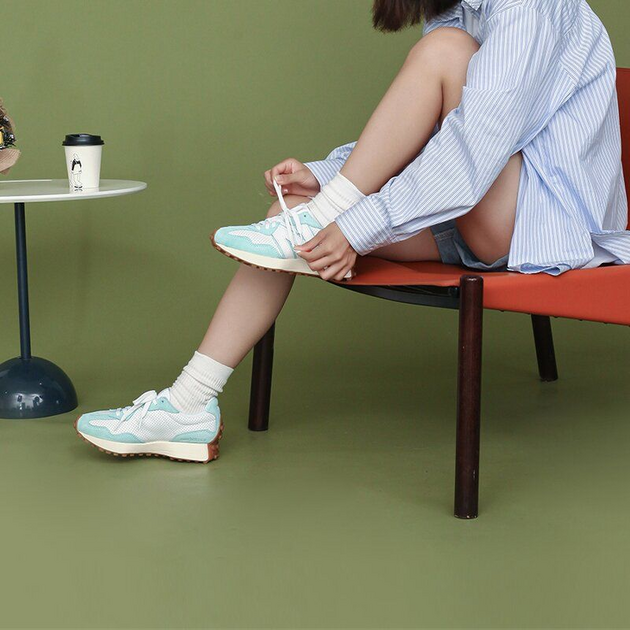 New Balance 327