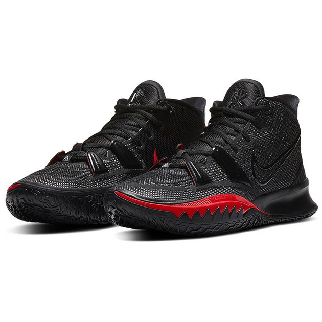 Nike Kyrie 7