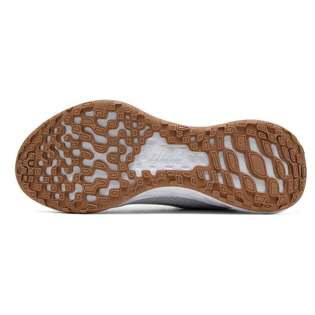 Nike Revolution 6
