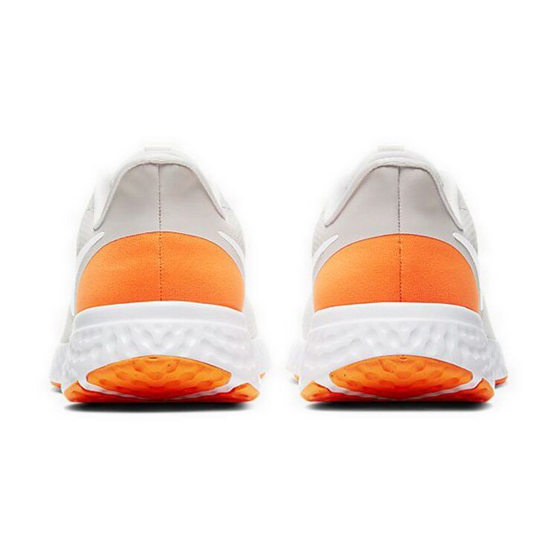 Nike Revolution 5