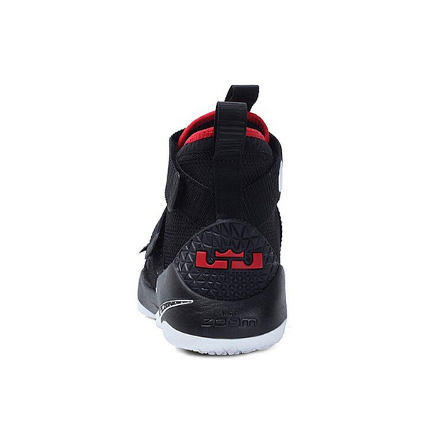 Nike Zoom Soldier 11