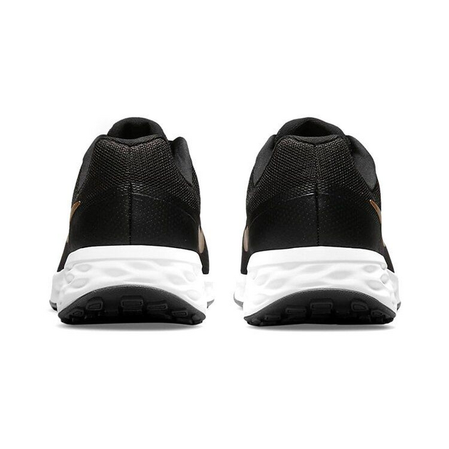 Nike Revolution 6