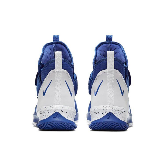 Nike Zoom Soldier 13