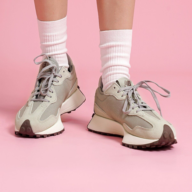 New Balance 327