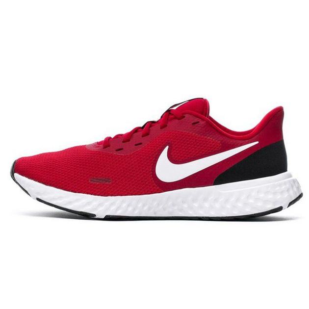 Nike Revolution 5