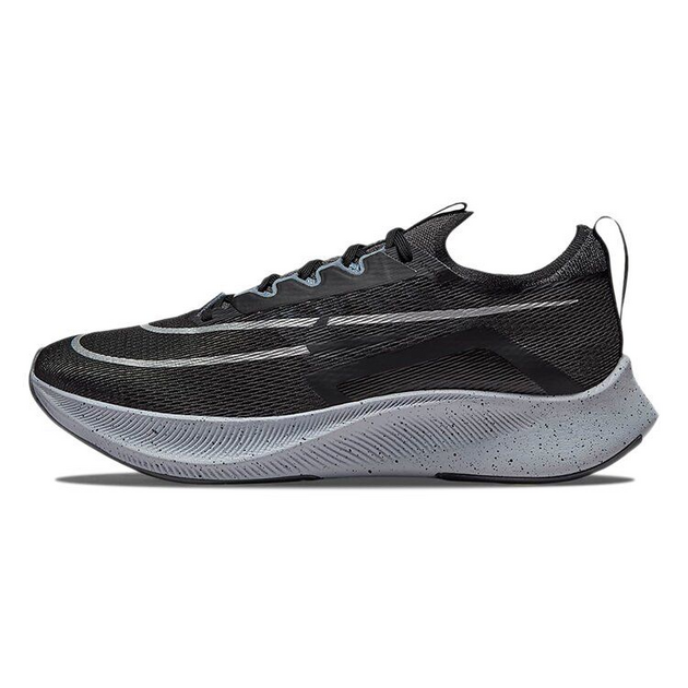 Nike Zoom Fly 4
