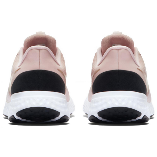 Nike Revolution 5