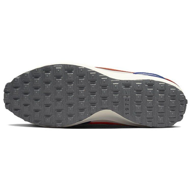 Nike WaFFle Debut Swoosh