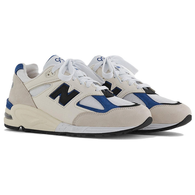 New Balance 990 V2