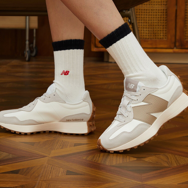 New Balance 327