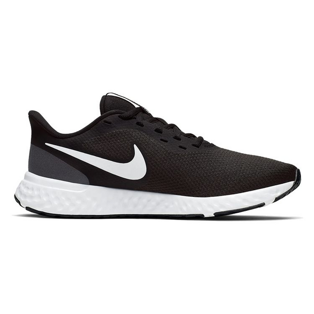 Nike Revolution 5