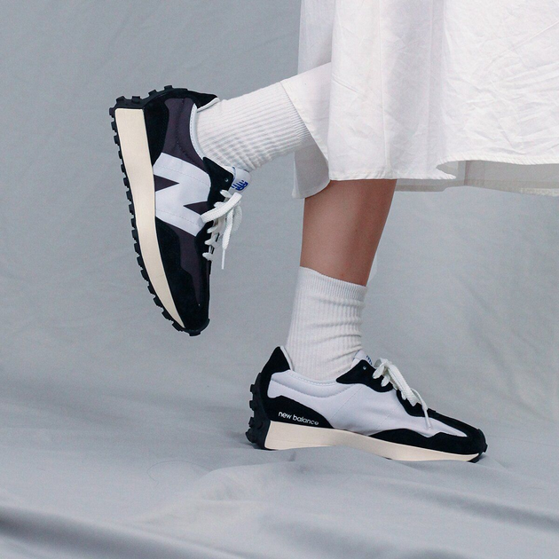 New Balance 327