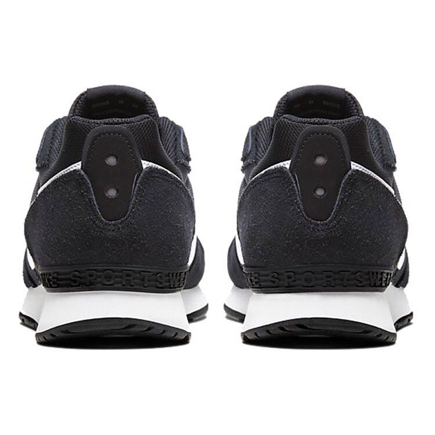 Nike Venture Runner