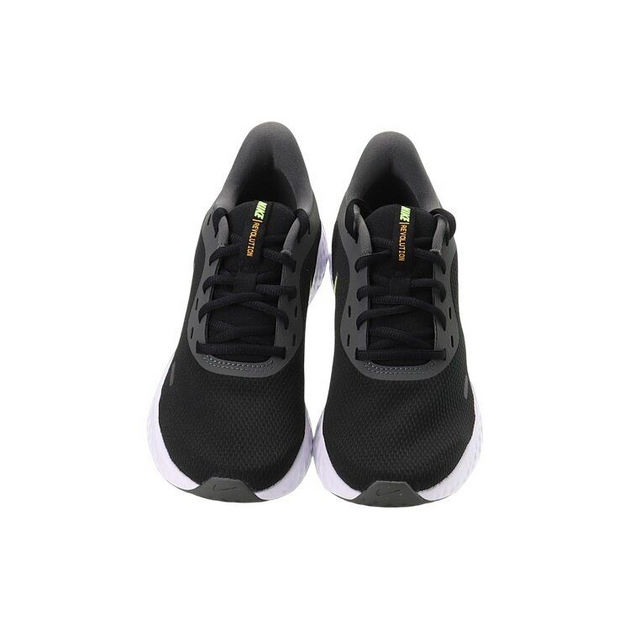 Nike Revolution 5