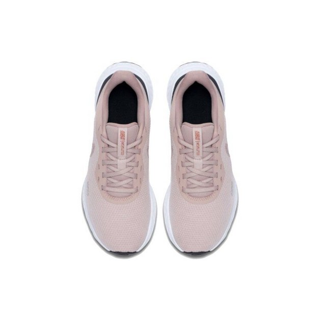 Nike Revolution 5
