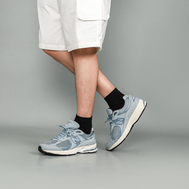 New Balance 2002R