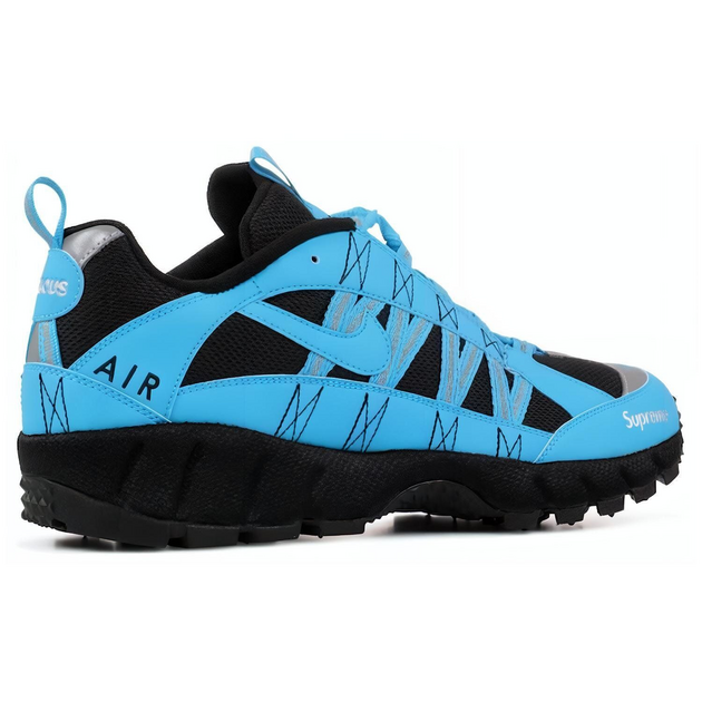 Supreme x Nike Air Humara 17