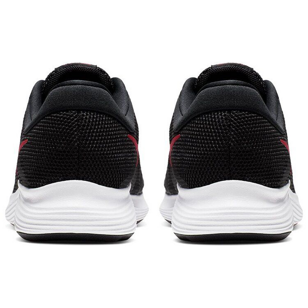 Nike Revolution 4