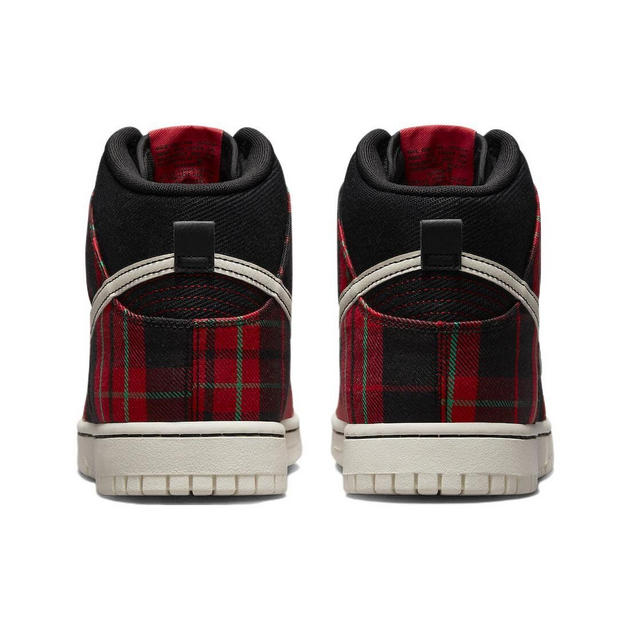 Nike Dunk Plaid