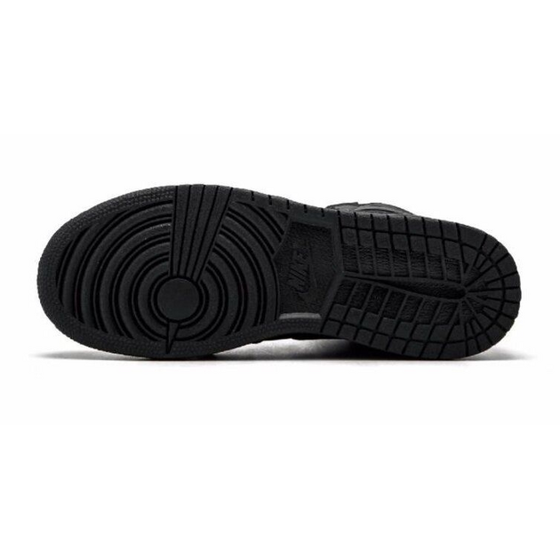 Air Jordan 1 Retro High OG Essentials Black