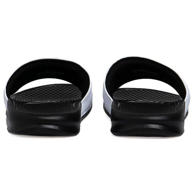 Nike Benassi