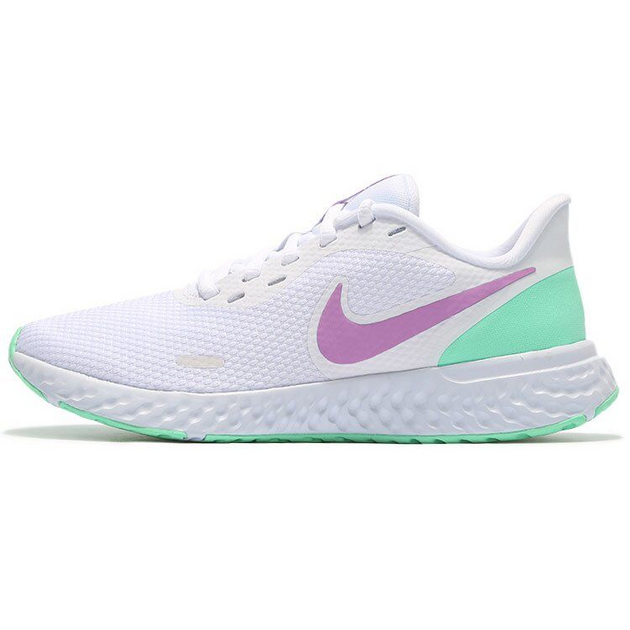 Nike Revolution 5