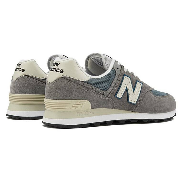 New Balance 574 V2