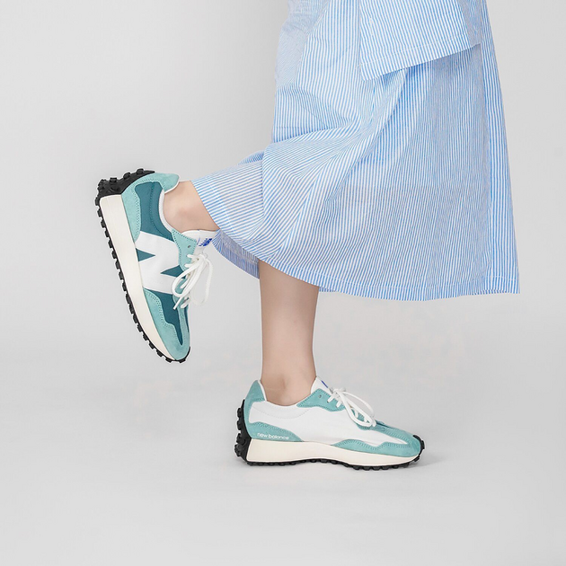 New Balance 327