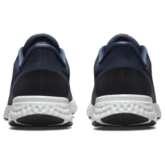 Nike Revolution 5