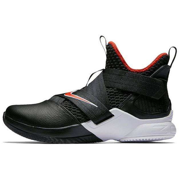 Nike Zoom Soldier 12