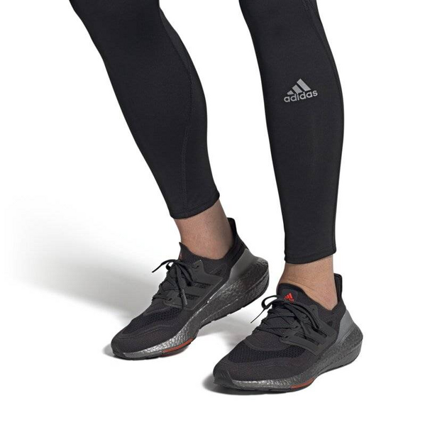 Adidas UltraBoost 21