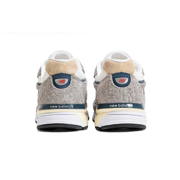 New Balance 990 V4