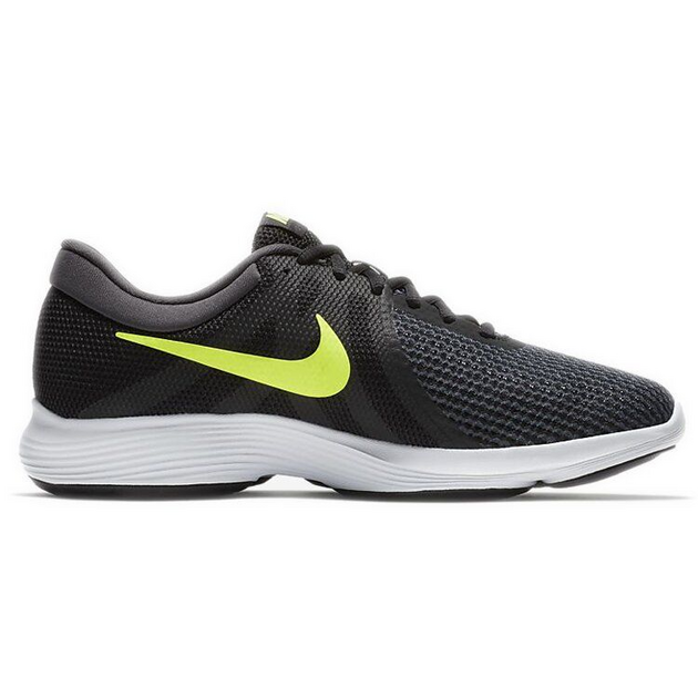 Nike Revolution 4