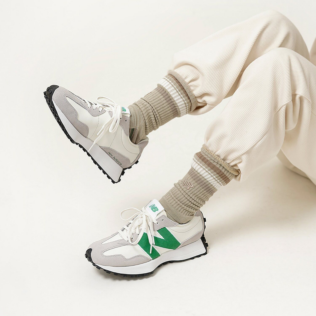 New Balance 327