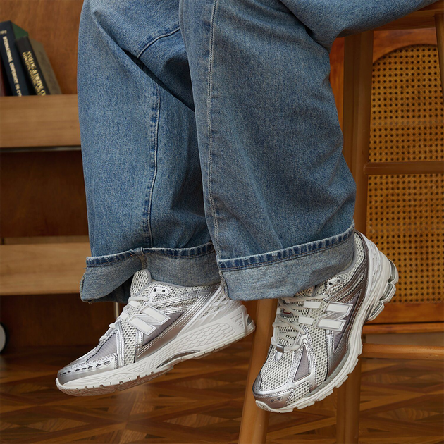 New Balance 1906R