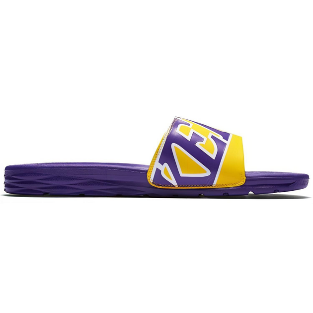 Nike Benassi