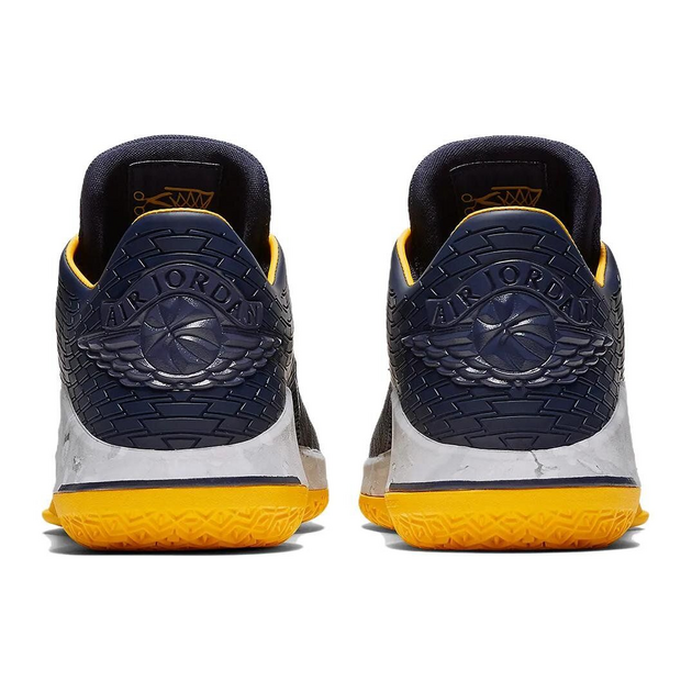 Air Jordan 32 Low Michigan