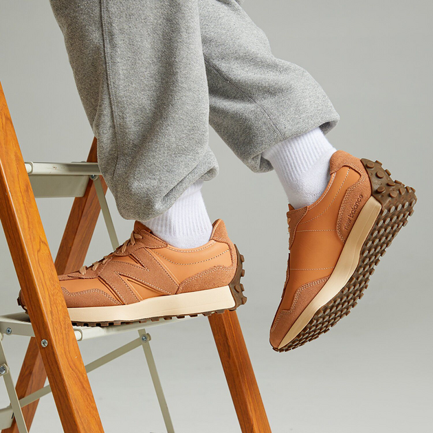 New Balance 327