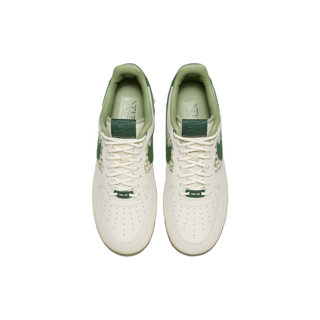 Nike Air Force 1 Light Bone and Gorge Green
