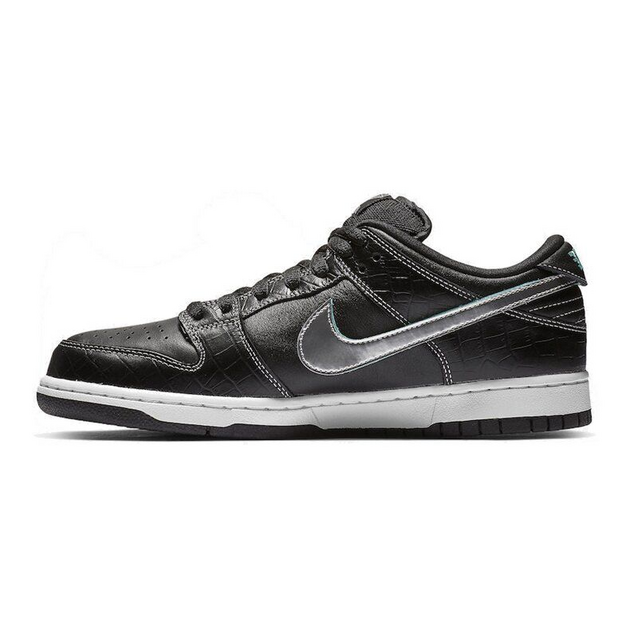 Diamond Supply Co x Nike Dunk SB Black Black