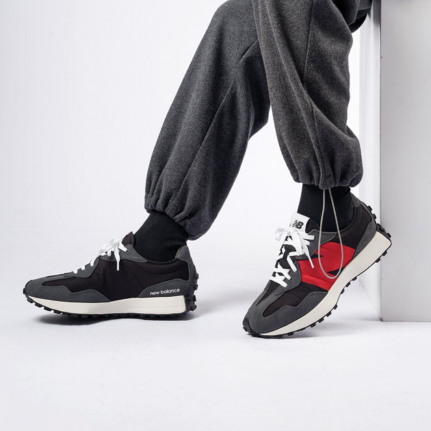 New Balance 327