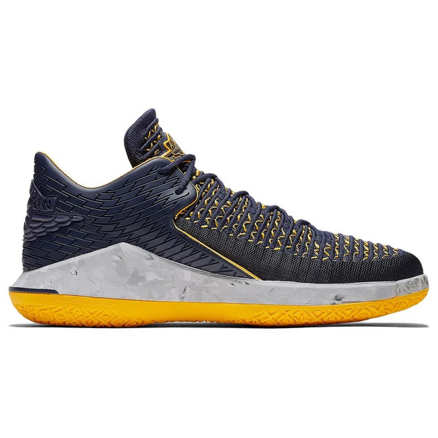 Air Jordan 32 Low Michigan