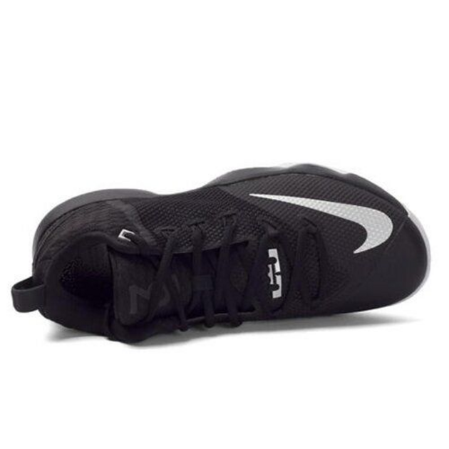 Nike Ambassador 9