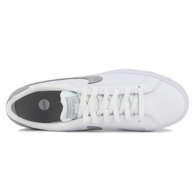 Nike Court Royale