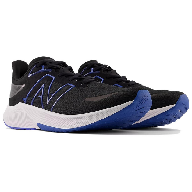 New Balance FuelCell Propel V3