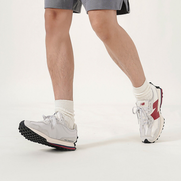 New Balance 327